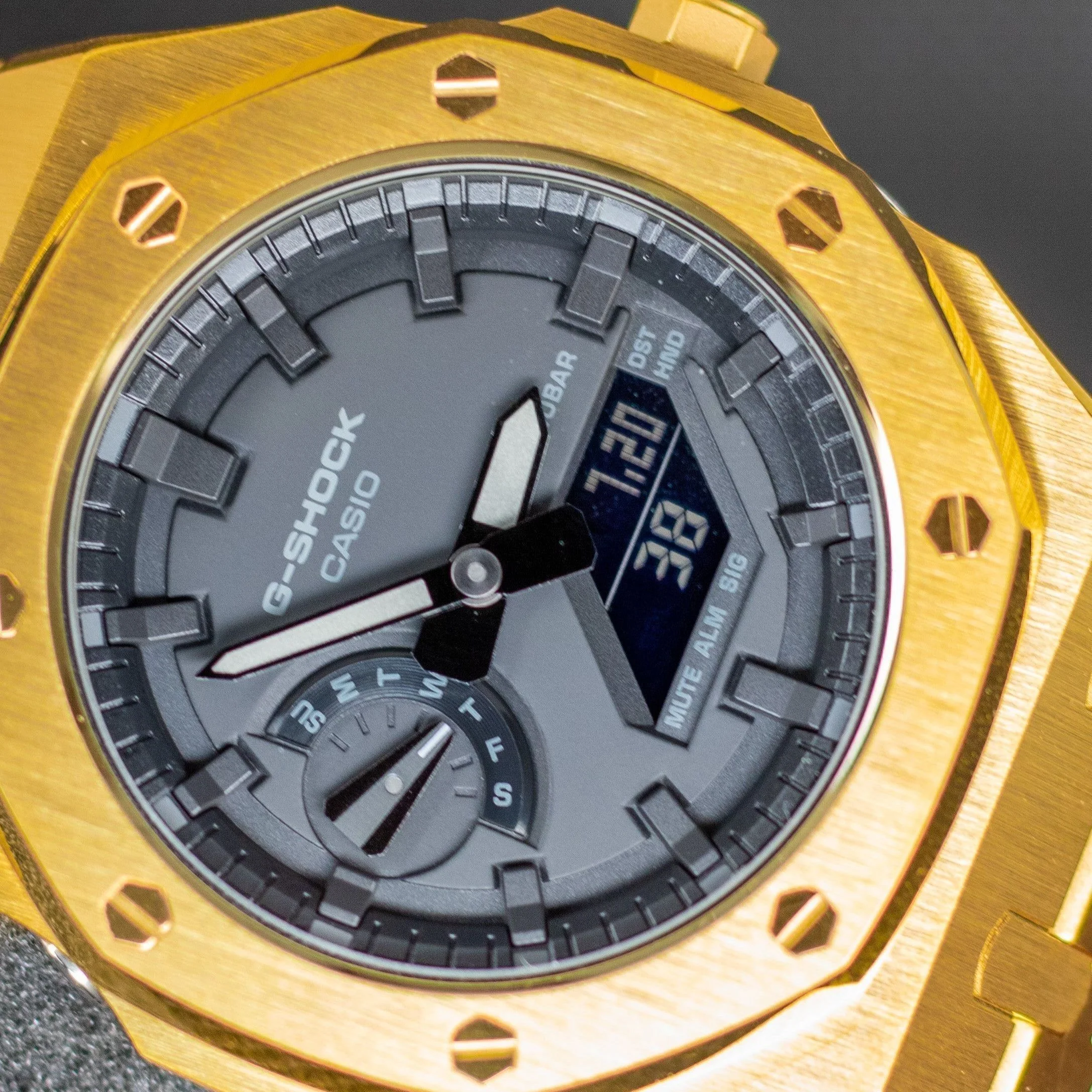 Classic Gold - Image 5